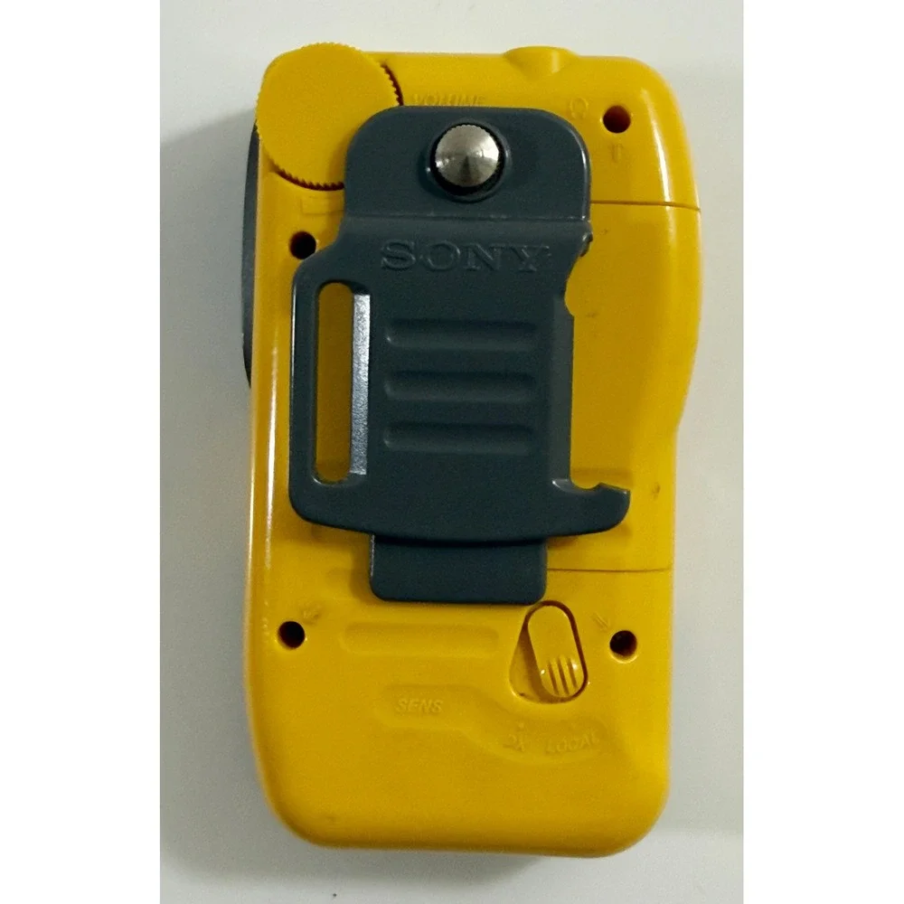 Sony Sports Walkman Radio Yellow FM AM PLL Synthesized Receiver SRF-M70